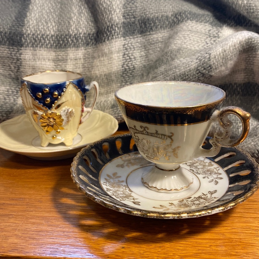 VICTORIAN STYLE TEA CUPS